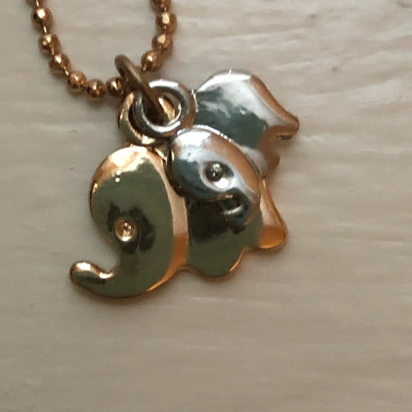 Assorted necklaces - Picture 4 of 7